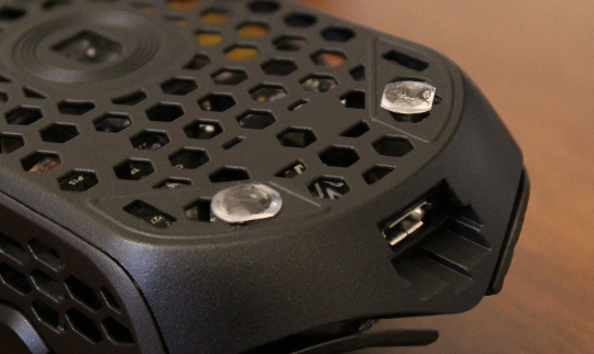 CryoMods Sapphire Mouse feet dots installed on gaming mouse